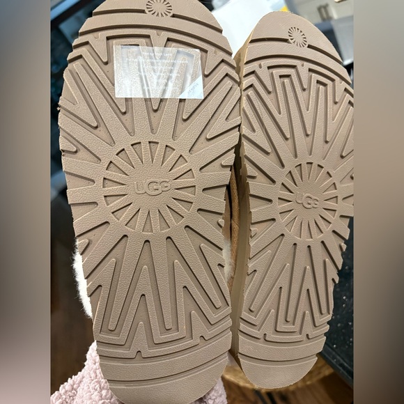 Womens Disquette UGG NEW - Picture 4 of 4